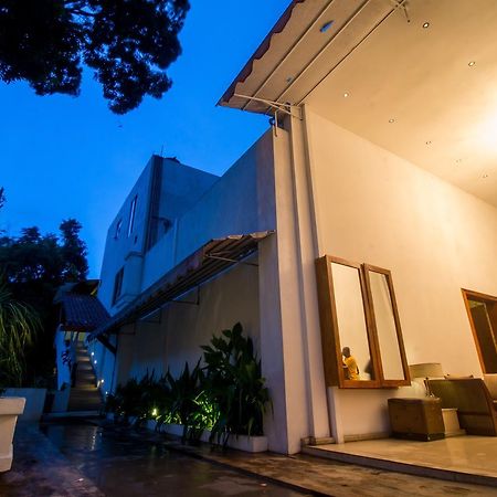 Sleek Hotel Kegalle Extérieur photo