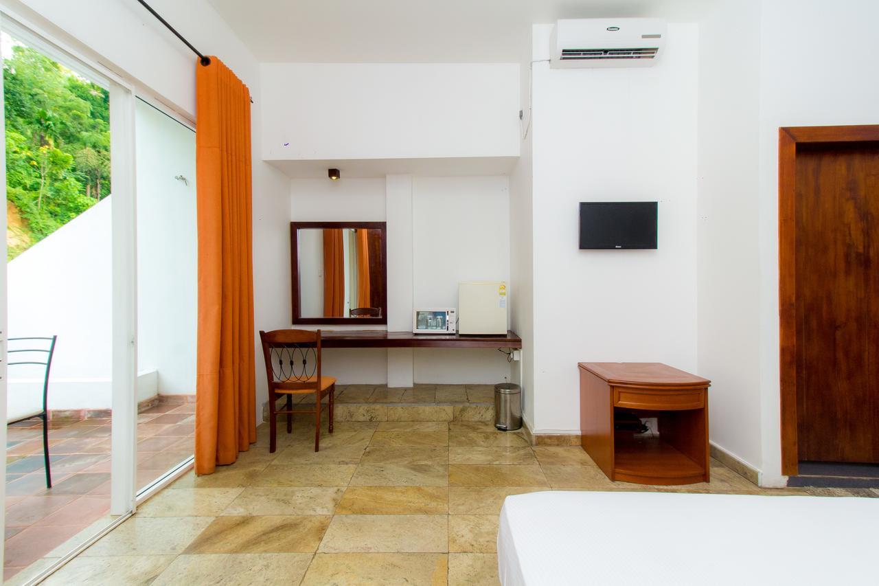 Sleek Hotel Kegalle Extérieur photo