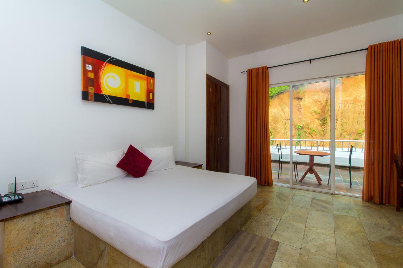 Sleek Hotel Kegalle Extérieur photo